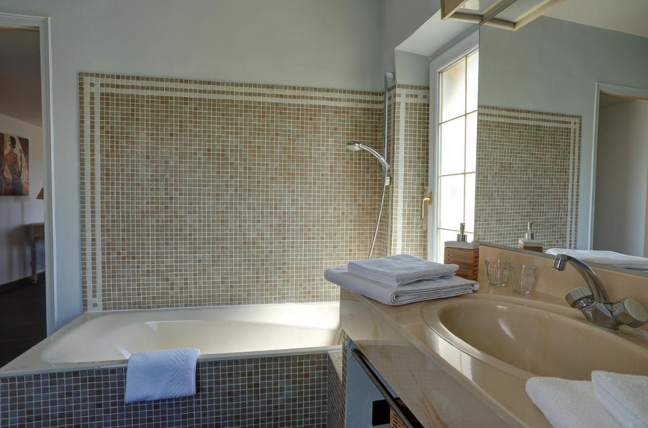 La Chaumiere, Demeure D'Hotes Lauris Exterior photo